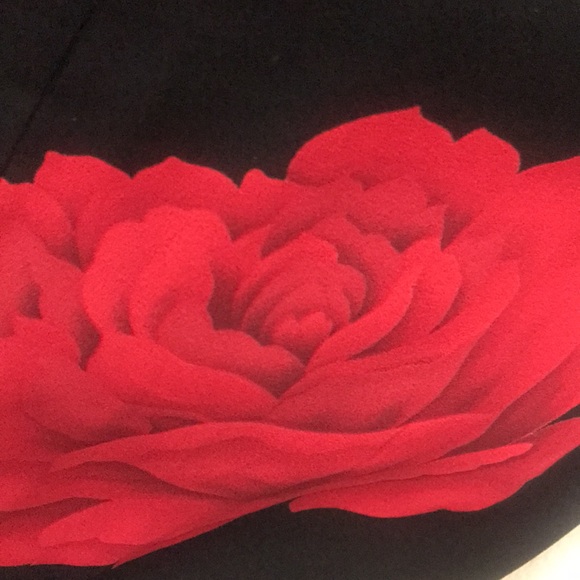 Loud Red Rose Pattern Skirt Y2k Large Flower Pattern skirt. - Picture 7 of 8